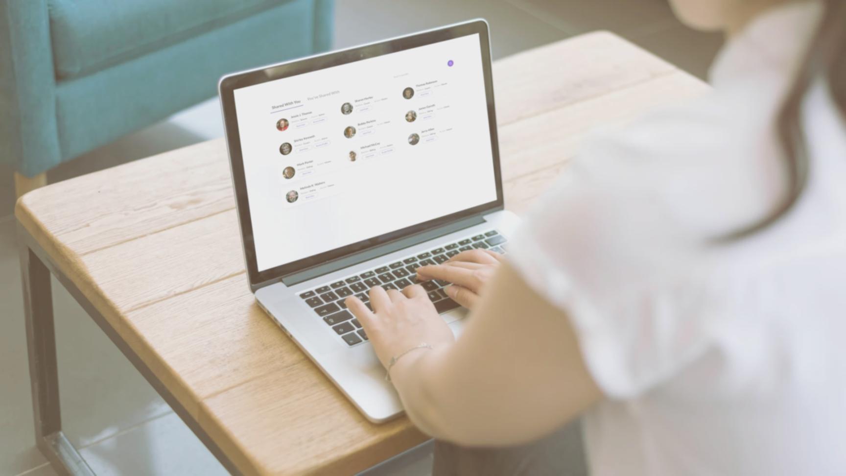 Seminar participants engaged in peer discussion about reputation management